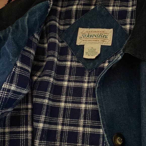 Vintage St. John’s Bay denim jacket - Picture 3 of 4
